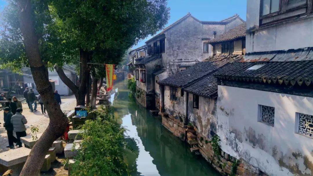保利发展:控股股东保利集团增持公司股份金额已达约2亿元